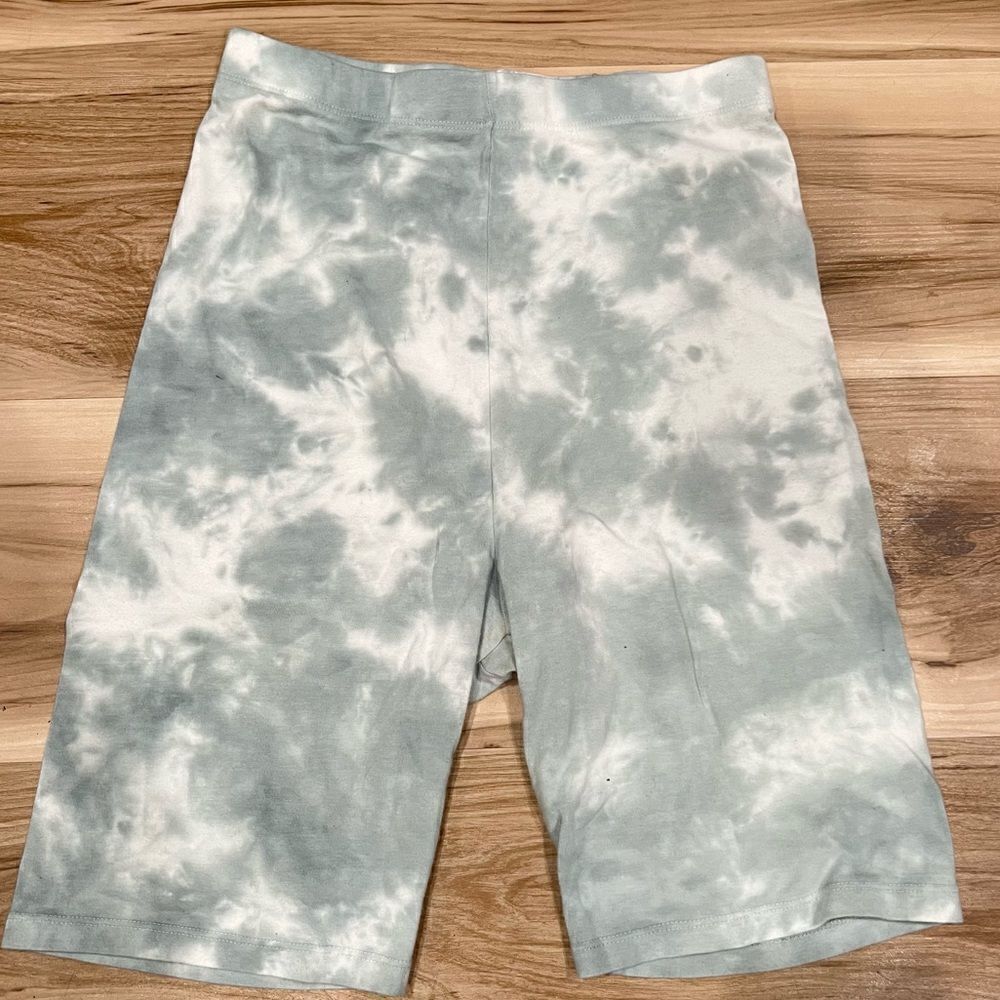 AR-33 Tie Dye Green White Bike Shorts Women’s Small